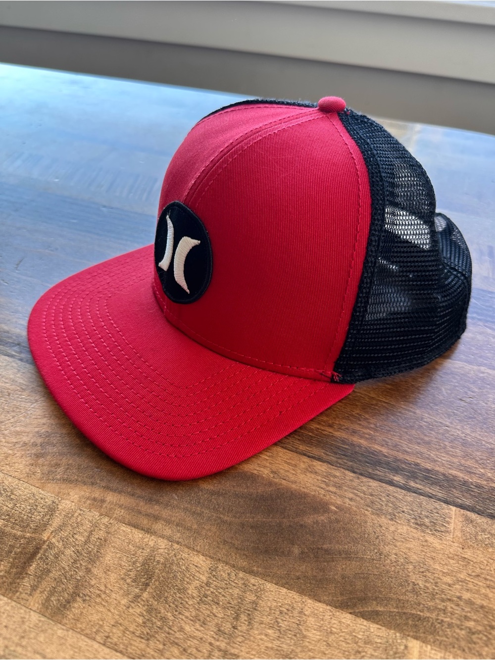 Hurley Red Black Icon Logo Patch Trucker Hat Mesh Snapback OS